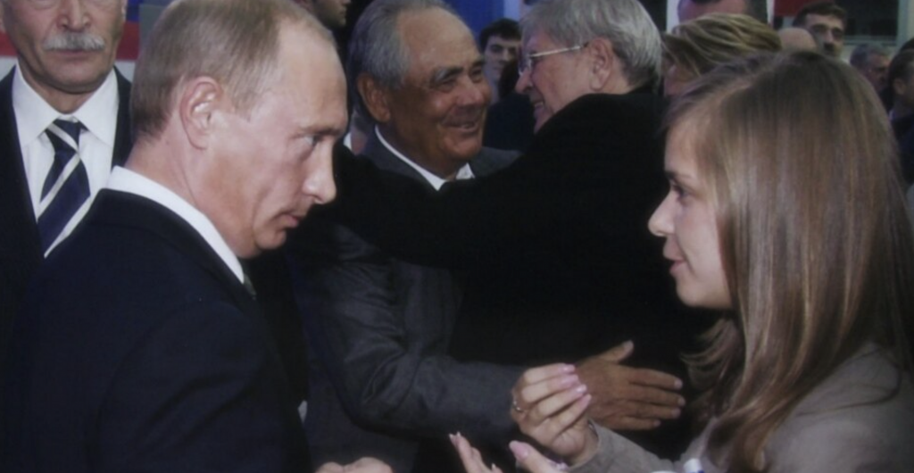 In 2009, when Putin was presenting youth movement leader Maria Drokova with the medal for Services to the Fatherland, she spontaneously hugged and kissed the President. The photos of this kiss were published in hundreds of papers all over the word. Today Maria Drokova attracted attention of the media again.