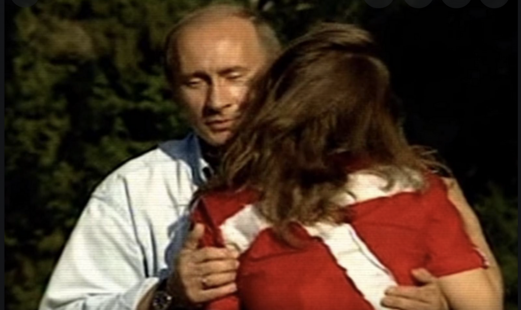 In 2009, when Putin was presenting youth movement leader Maria Drokova with the medal for Services to the Fatherland, she spontaneously hugged and kissed the President. The photos of this kiss were published in hundreds of papers all over the word. Today Maria Drokova attracted attention of the media again.